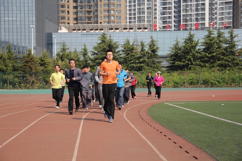 赛前热身 薛佳鹏摄影 赛前热身 薛佳鹏摄影