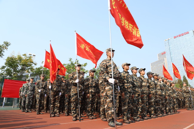 公司军训团严阵以待 曹明秀摄影.JPG 公司军训团严阵以待 曹明秀摄影.JPG