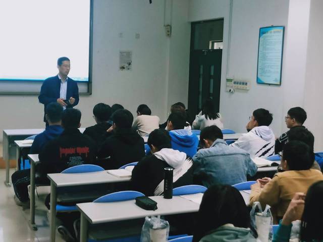 班会现场 赵峰摄影