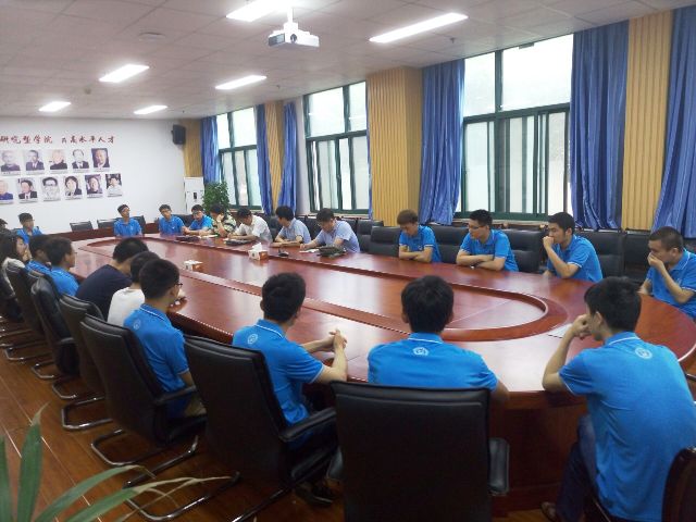装控系毕业生代表座谈会现场