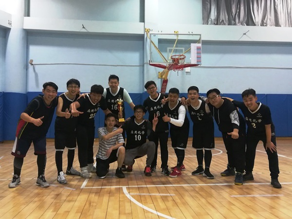 冠军队伍合影 巩雨摄影