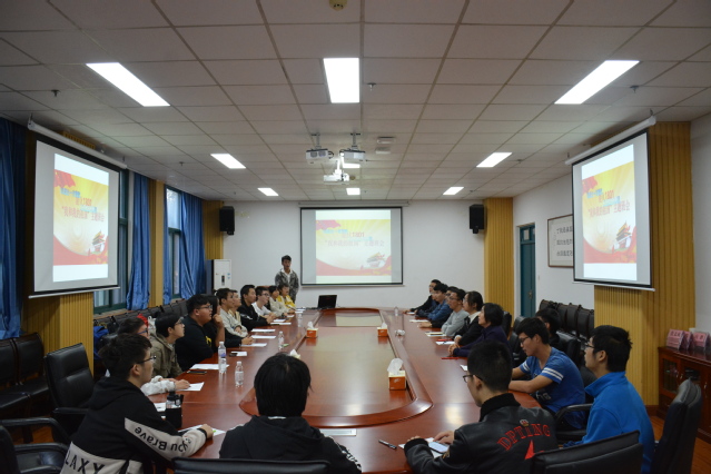 主题班会现场 刘伟摄影