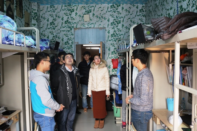 卫生检查现场 刘伟摄影 卫生检查现场 刘伟摄影