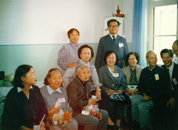 田曰灵、魏娱之、徐述华、顾乐诚、王君钰、陈廷蕤、刘璞、张履芳、黄圣伦、伍耀雯等合影 田曰灵、魏娱之、徐述华、顾乐诚、王君钰、陈廷蕤、刘璞、张履芳、黄圣伦、伍耀雯等合影