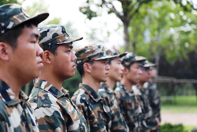 军姿站立 纪洪洋摄影 军姿站立 纪洪洋摄影