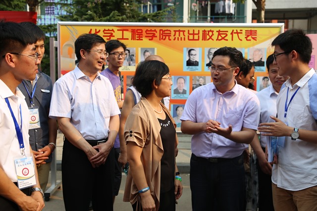 山董事长看望公司迎新工作 全运摄影