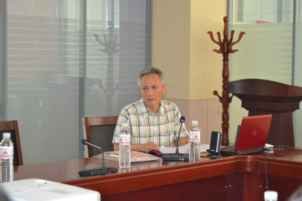 刘树文老师主持会议 倪鹏摄影 刘树文老师主持会议 倪鹏摄影