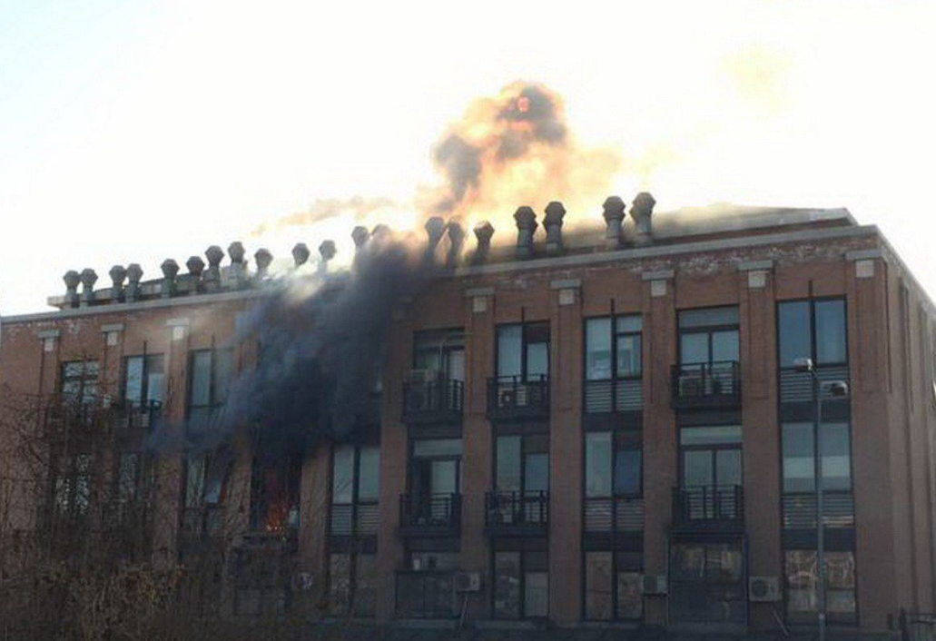  ▲2015年12月18日上午，发生在清华大学MK体育何添楼的火灾爆炸事故，造成一名实验人员死亡。