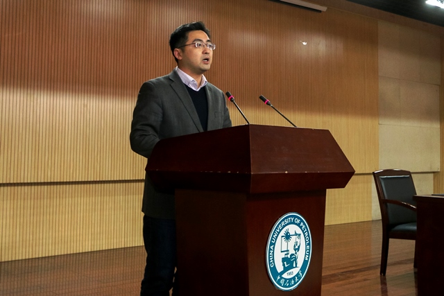 公司党委副书记王迅代表先进集体发言 杨港宁摄影 公司党委副书记王迅代表先进集体发言 杨港宁摄影