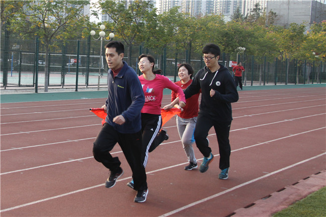 携手并进 携手并进